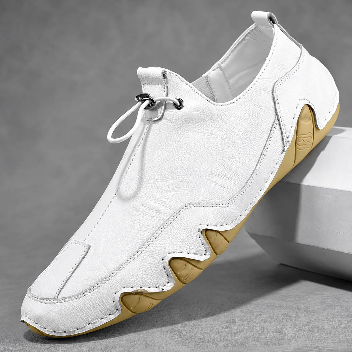 Heskey Leather Trainer